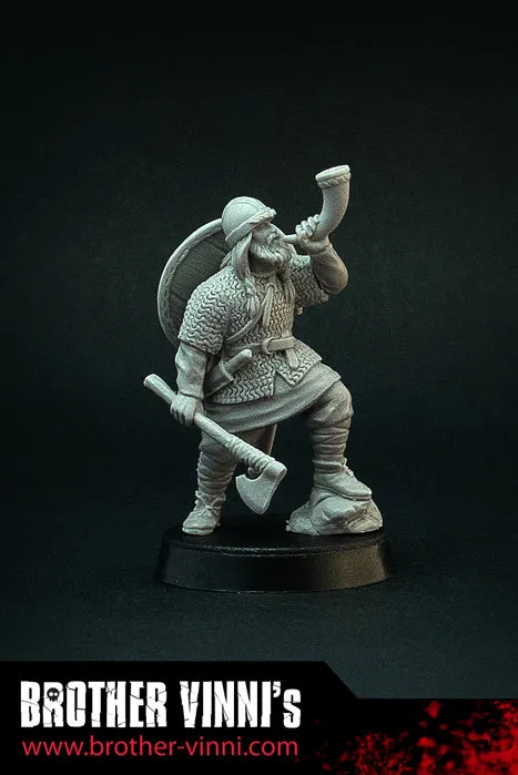 Brother Vinni Viking Trumpeter figurine résine 28mm cor