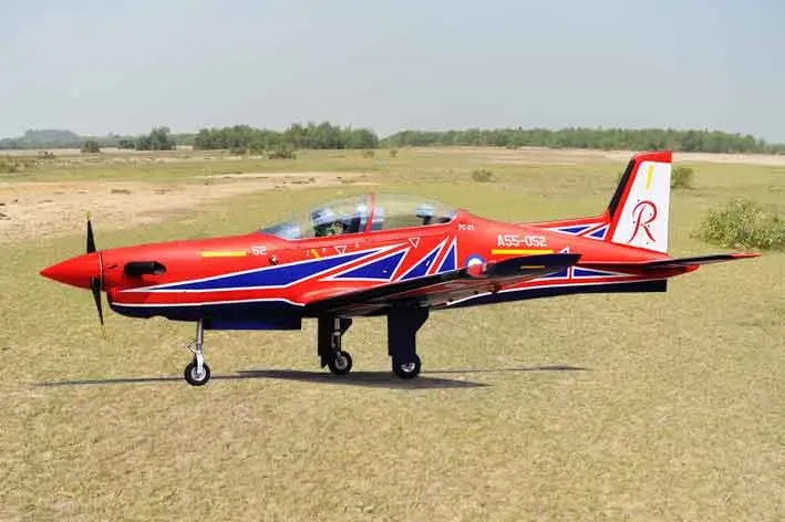 Black Horse Model BH192 PC-21 avion RC 50-60CC retract