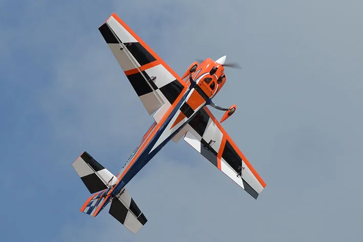 Black Horse Model BH197 Extra NG avion RC ARF 2667 mm
