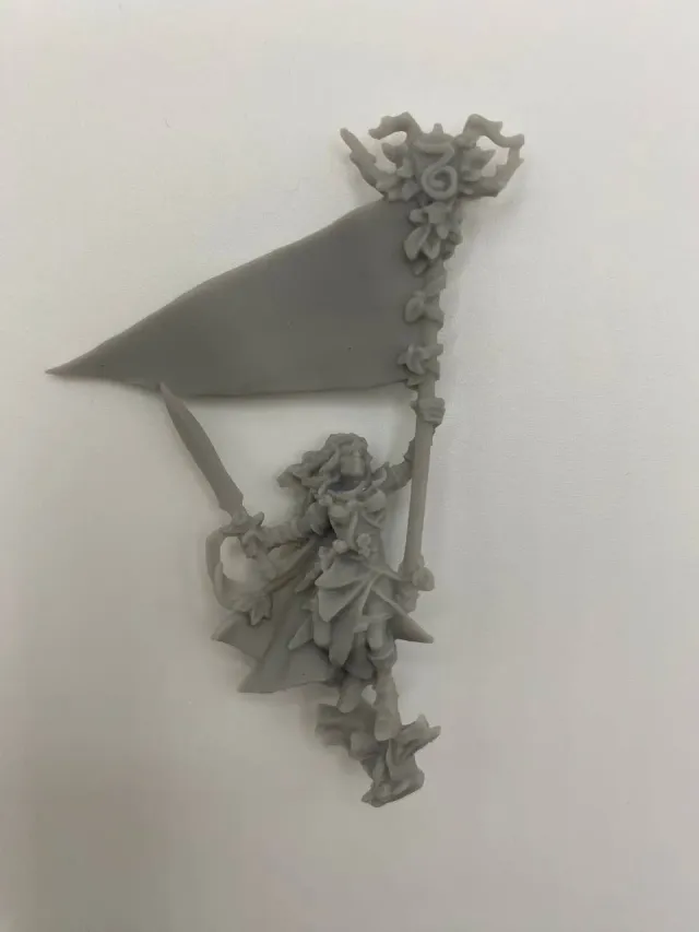 Epic Forge Porte-Étendard Elfe figurine fantasy à peindre