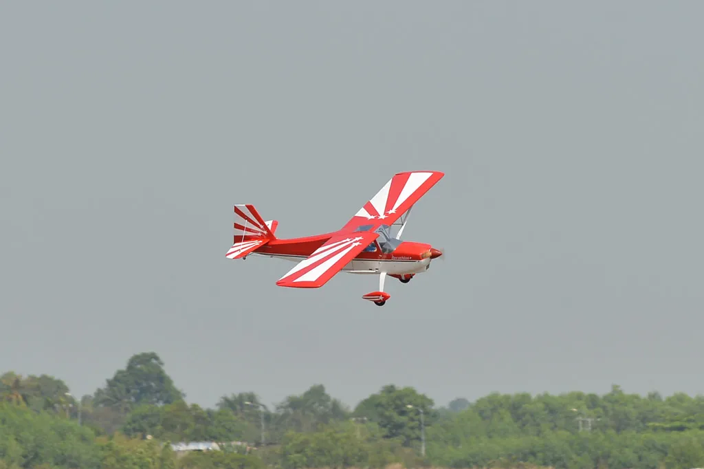 Black Horse Model BH150 Super Decathlon avion RC 2450mm essence