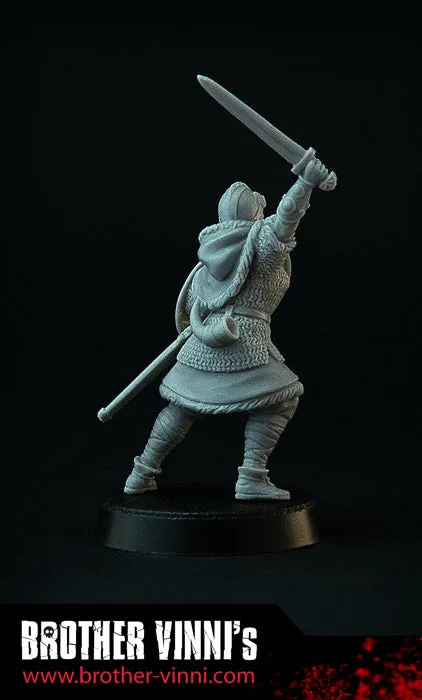 Brother Vinni shield maiden chief figurine 28mm casquée