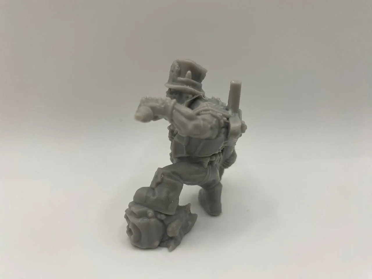 Epic Forge Goff Rockeur figurine résine ork