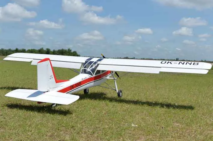 Black Horse BH193 L-60S Brigadyr 2668mm avion RC ARF 30-35cc
