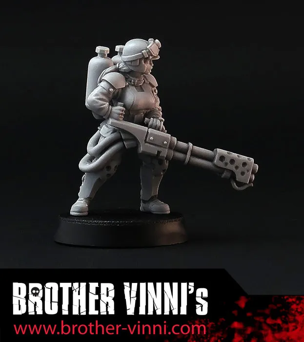 BROTHER VINNI Female Special Weapon Flamethrower figurine 28 mm résine
