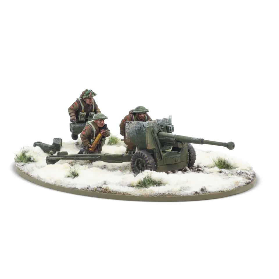 Bolt Action 6 pdr anti-tank gun with British infantry winter crew canon antichar