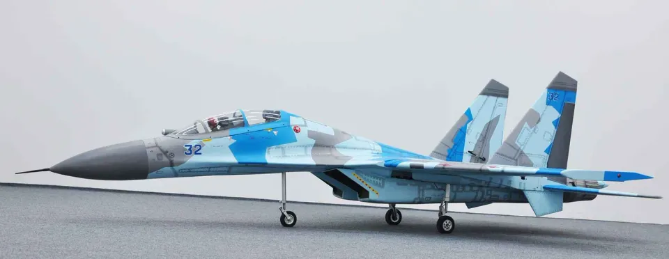 Black Horse Model SU-30 BH208 avion RC 1725mm turbine