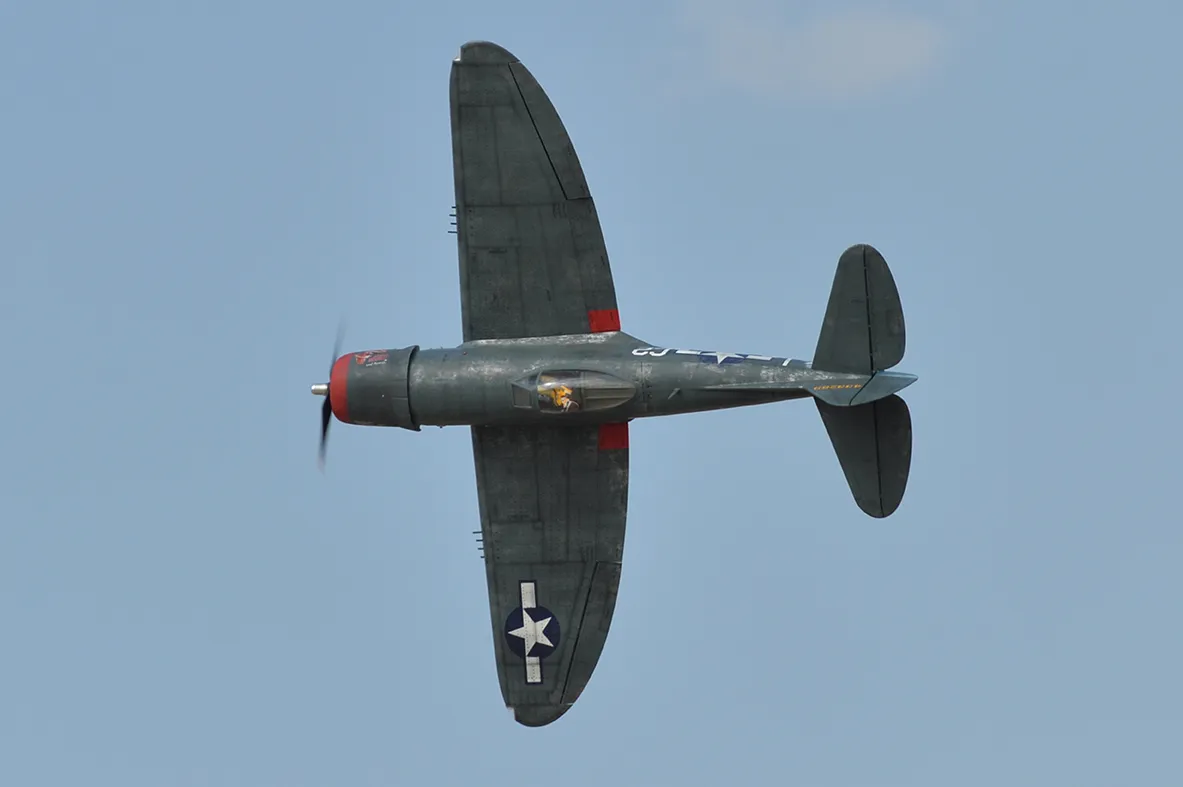 Black Horse BH117 P-47 Thunderbolt avion RC 2075mm 60cc