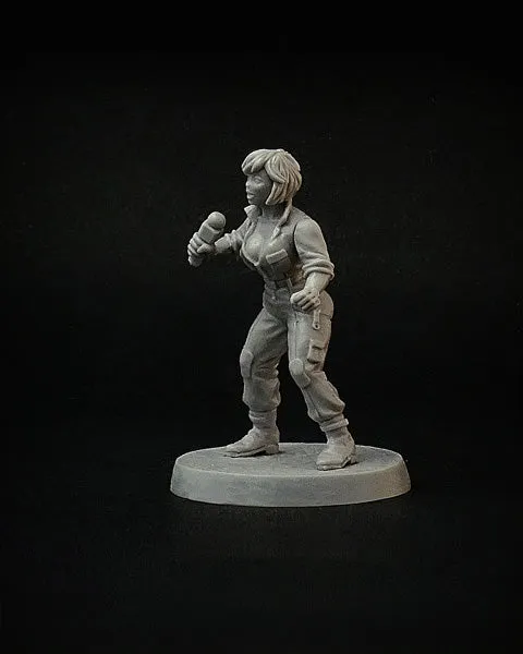 Brother Vinni May O’Reilly miniature résine 28mm reporter