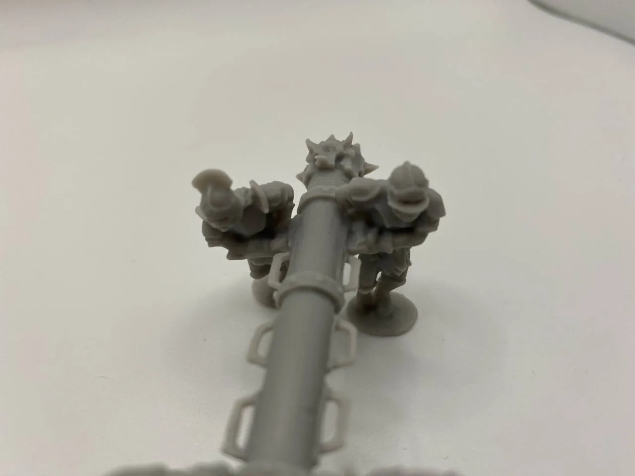 Epic Forge Uruk-Haï Bélier figurine résine siège