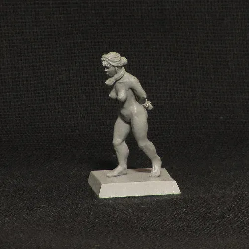 Brother Vinni Slave Girl walking figurine 28mm résine