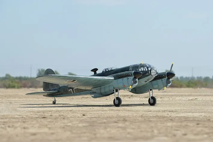 Black Horse BH184 Heinkel He 111 avion RC 2500mm bimoteur
