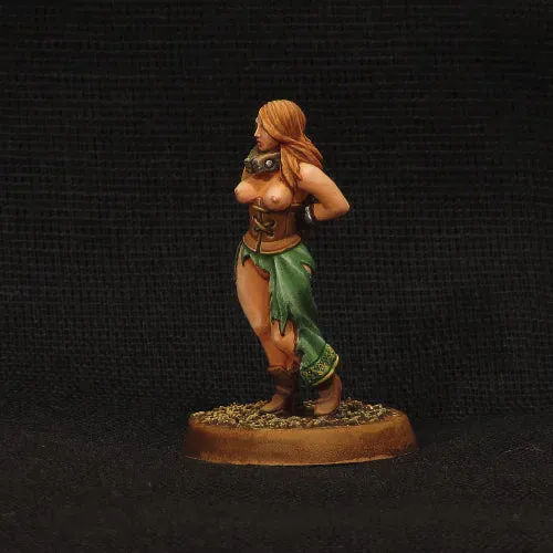 Brother Vinni slave girl 1 figurine 28mm résine adulte