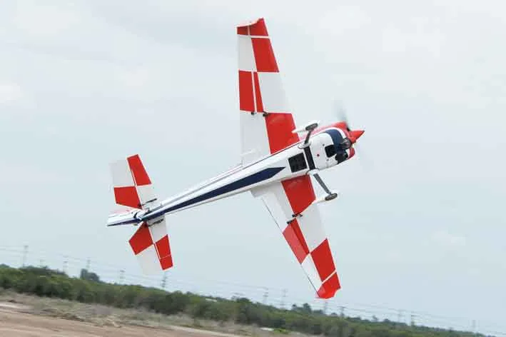 Black Horse Model BH198 Edge 540 V3 avion RC 60CC 2160mm
