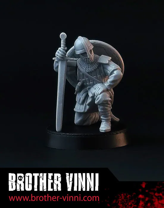 Brother Vinni chevalier au repos figurine résine 28mm SAGA