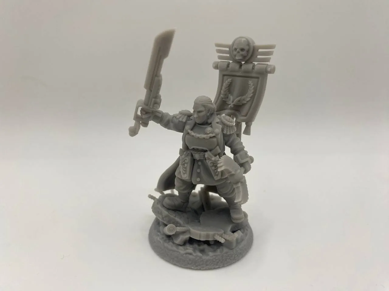 Epic Forge Ursula Creed figurine étendard