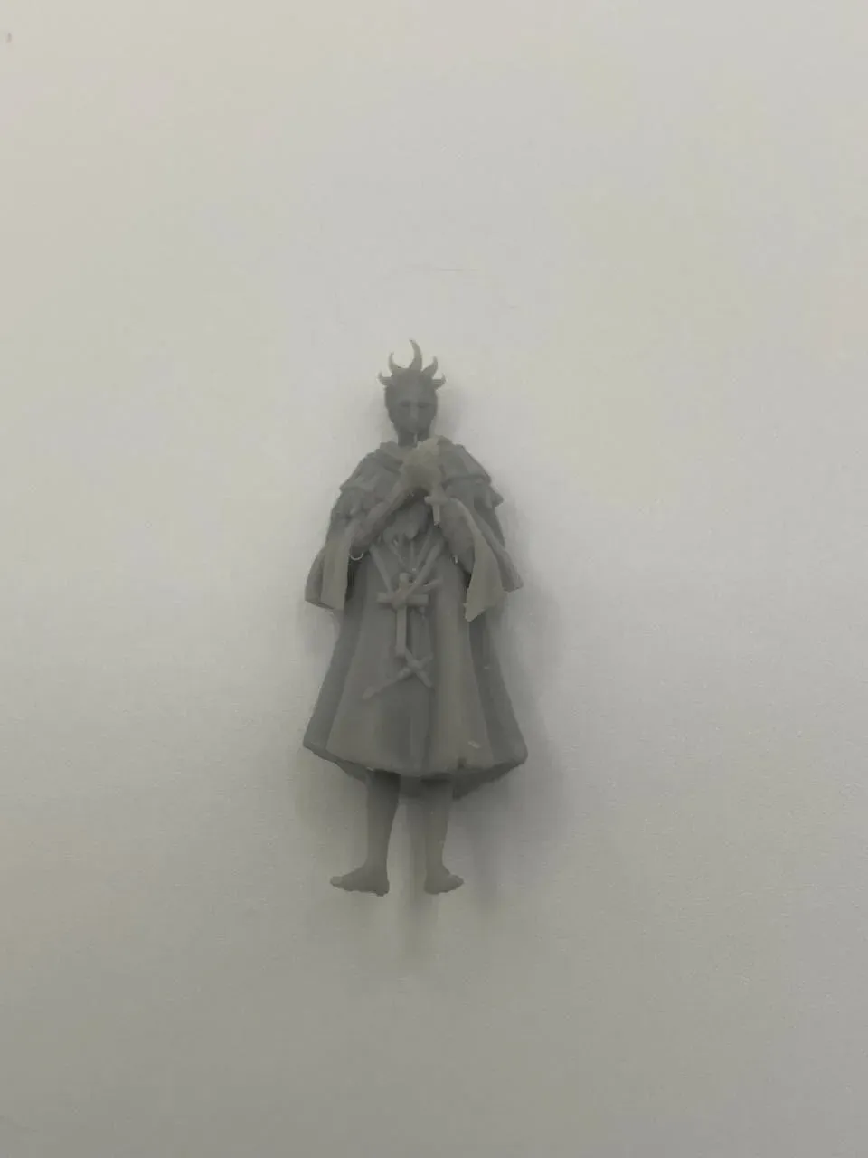 Epic Forge Pénitent du Crépuscule figurine mage cornu