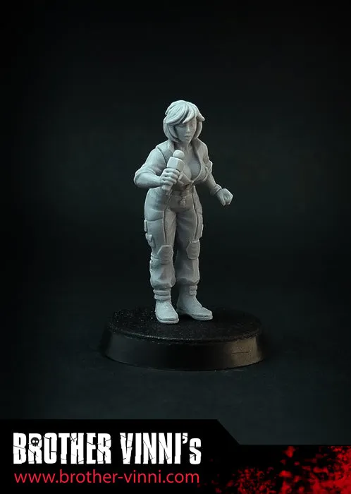 Brother Vinni Female Reporter figurine 28mm résine moderne