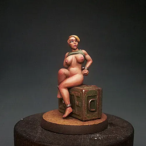 Brother Vinni Female Captive figurine 28mm résine sci-fi