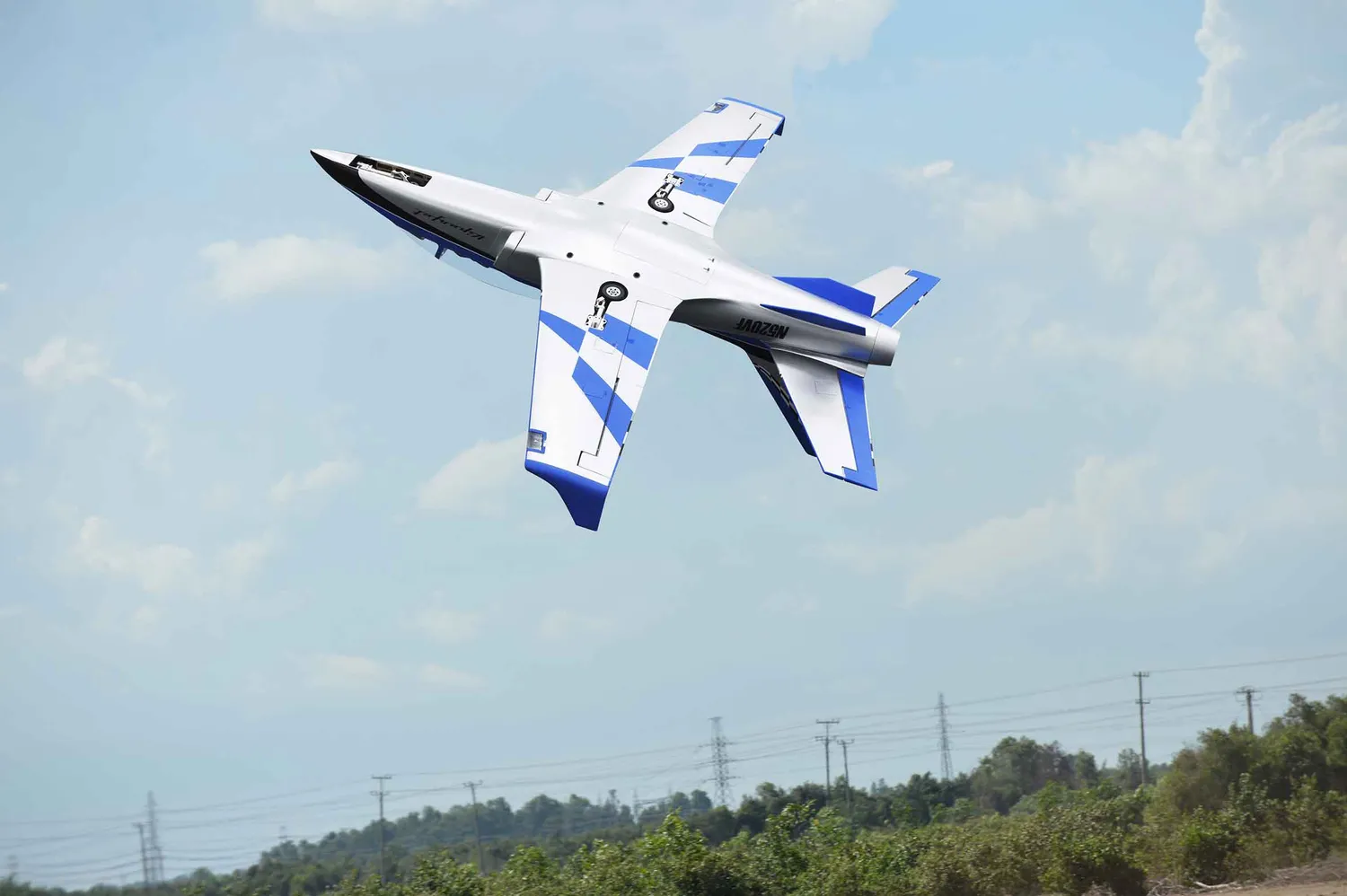 Black Horse Model BH205-SB VIPER JET MKII SILVER BLUE jet RC électrique 1885mm