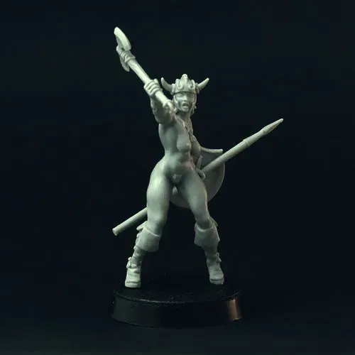 Brother Vinni Female Barbarian miniature résine 28mm amazone