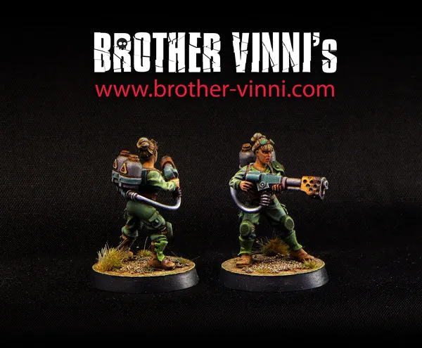 BROTHER VINNI Female Flamer figurine 28 mm résine lance-flammes