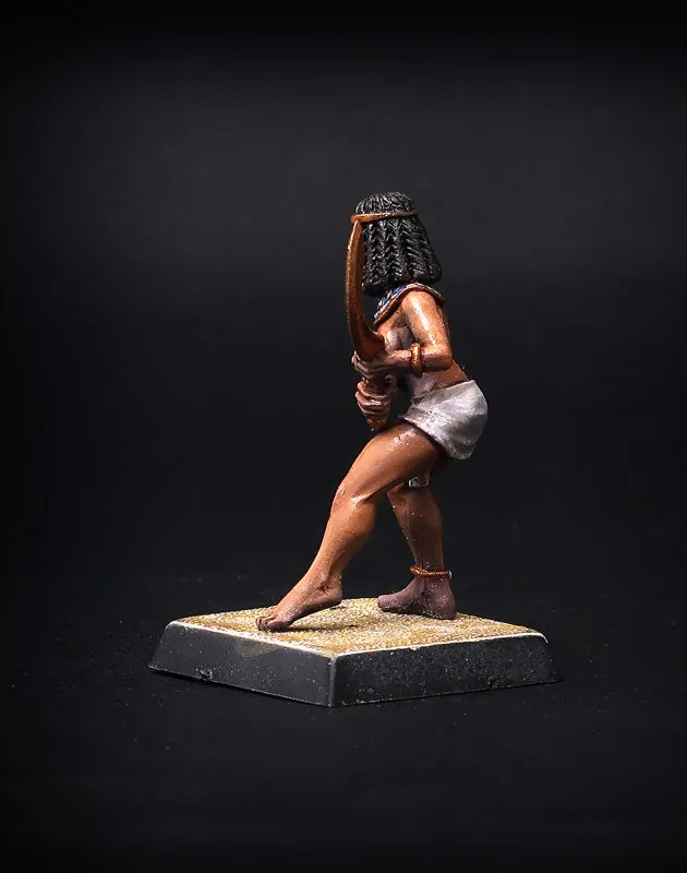 Brother Vinni Egyptian Girl figurine 28 mm à l'épée