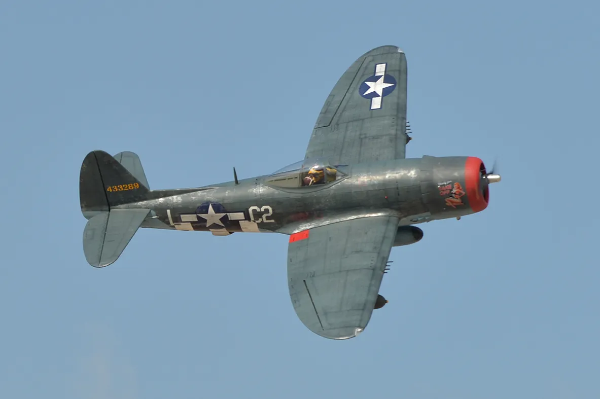 Black Horse BH117 P-47 Thunderbolt avion RC 2075mm 60cc