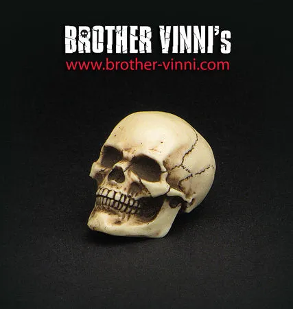 Brother Vinni Crâne humain déco résine 2,5cm patiné