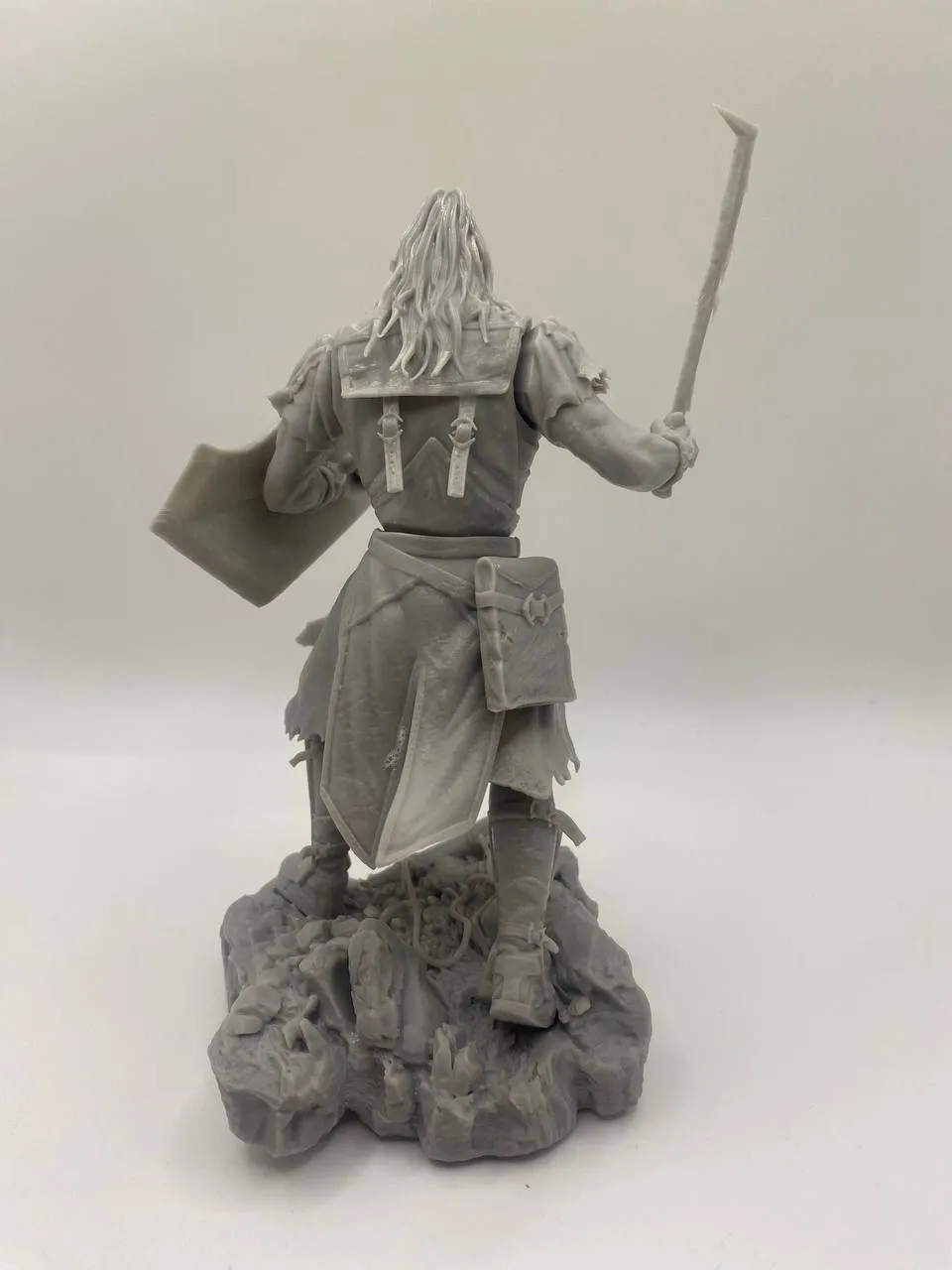 Epic Forge Lurtz Capitaine Uruk-haï figurine bouclier
