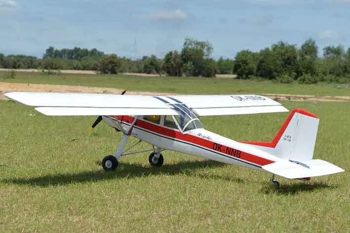 Black Horse BH193 L-60S Brigadyr 2668mm avion RC ARF 30-35cc