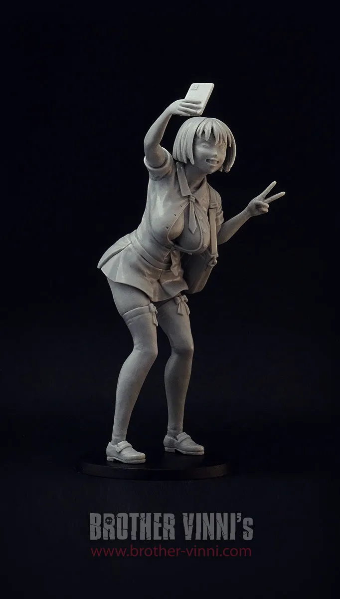Brother Vinni Selfie figurine étudiante 90 mm résine non peinte