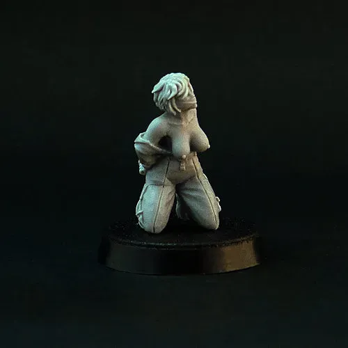 Brother Vinni Female Reporter figurine résine 28mm