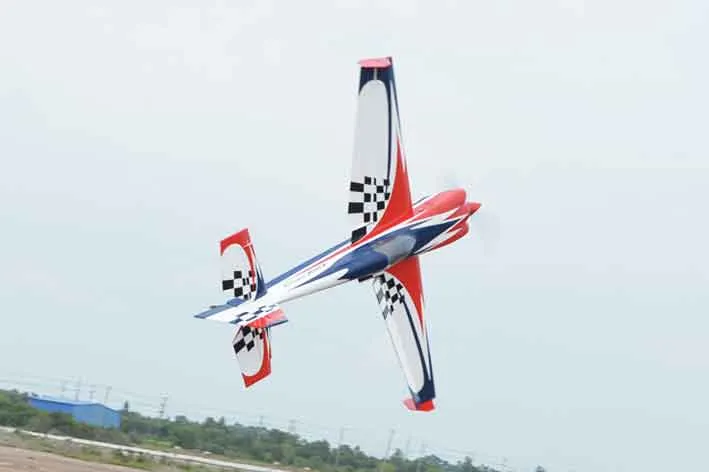 Black Horse Model BH198 Edge 540 V3 avion RC 60CC 2160mm