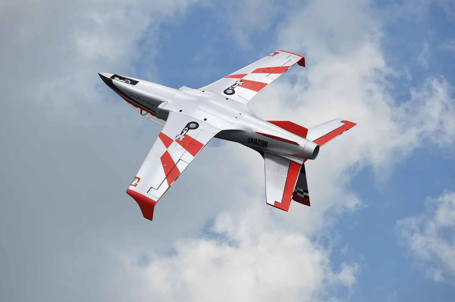 Black Horse Model BH205-SR VIPER JET MKII SILVER RED jet EDF électrique