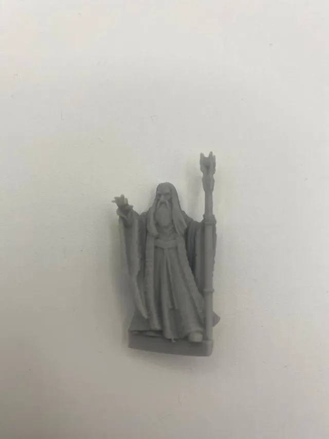 Epic Forge Sorcier Suprême figurine mage noir