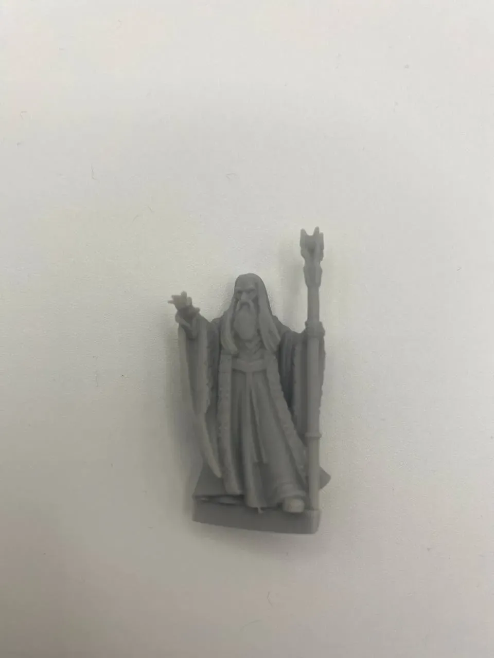 Epic Forge Sorcier Suprême figurine mage noir