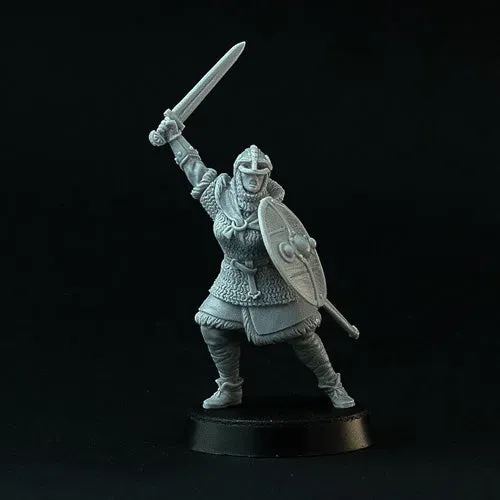 Brother Vinni shield maiden chief figurine 28mm casquée
