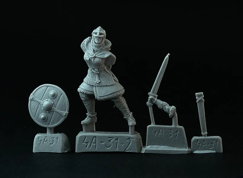 Brother Vinni shield maiden chief figurine 28mm casquée