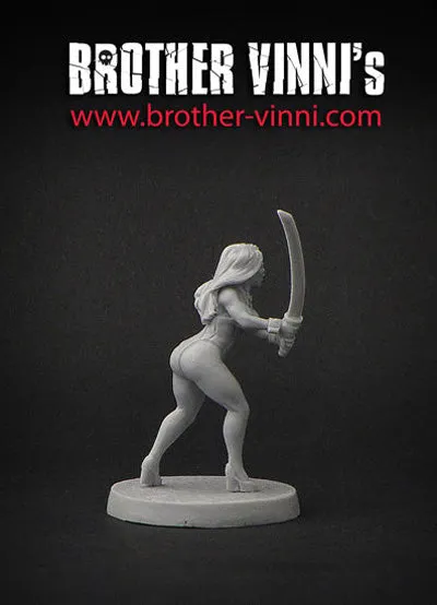 Brother Vinni Girl with Sword figurine fantasy 28 mm katana