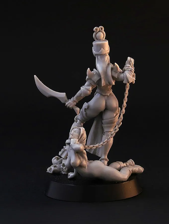 BROTHER VINNI Dungeon Queen figurine résine 28 mm non peinte