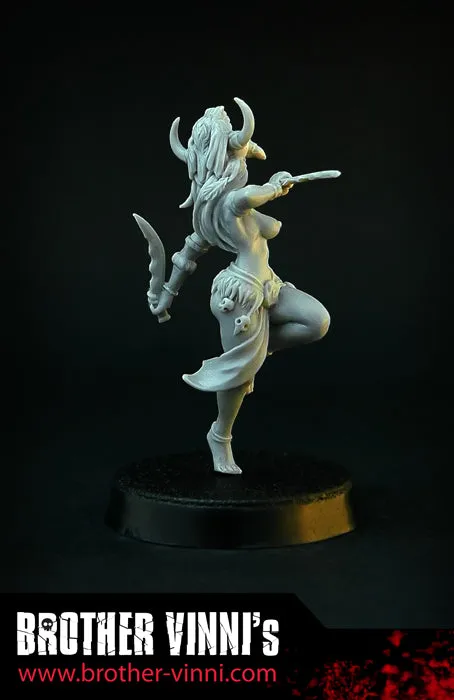 Brother Vinni Ritual Dancer figurine 28mm résine tribale