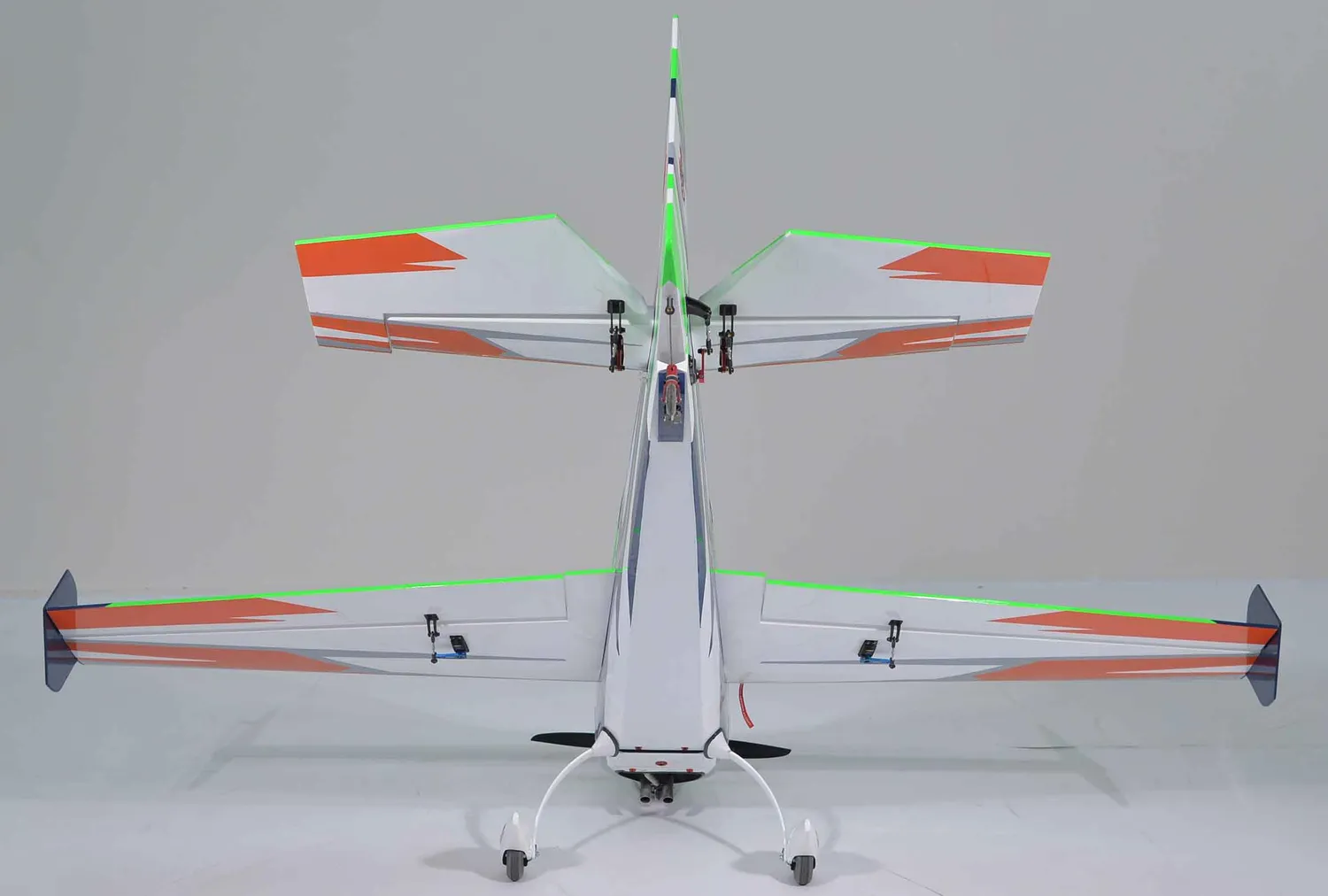 Black Horse Model EXTRA NG BH204 avion RC 1880 mm 3D carbone