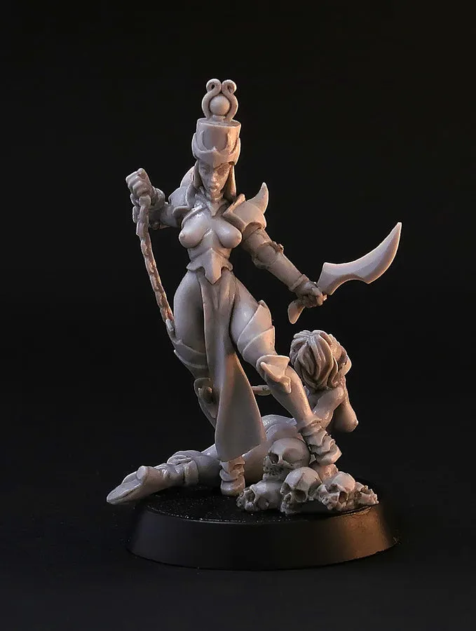 BROTHER VINNI Dungeon Queen figurine résine 28 mm non peinte