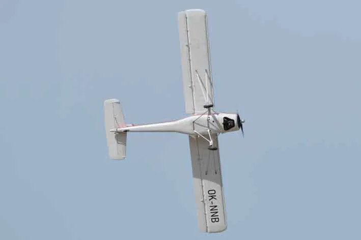 Black Horse BH193 L-60S Brigadyr 2668mm avion RC ARF 30-35cc