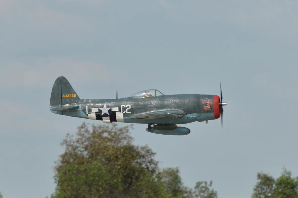 Black Horse BH117 P-47 Thunderbolt avion RC 2075mm 60cc