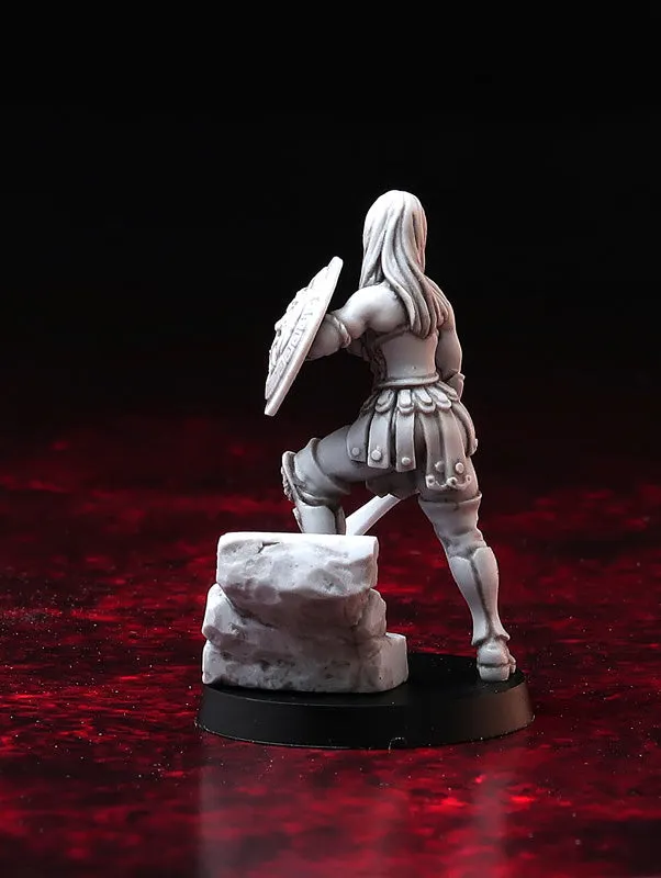 Brother Vinni Queen of Battles figurine résine 28mm guerrière
