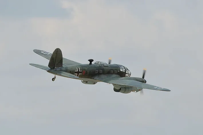 Black Horse BH184 Heinkel He 111 avion RC 2500mm bimoteur
