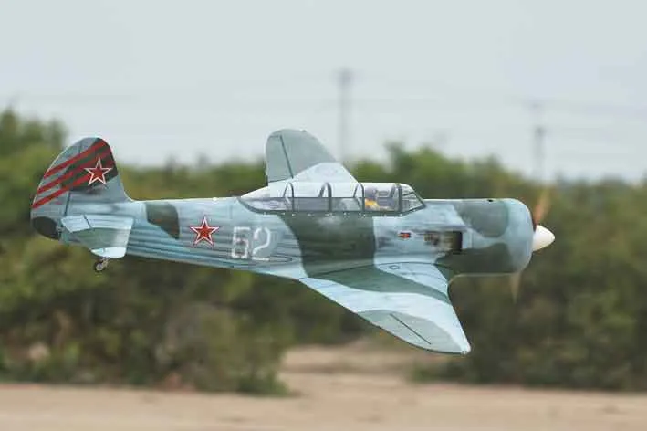 Black Horse Model BH187 Yak 11 avion RC 2350mm 60cc