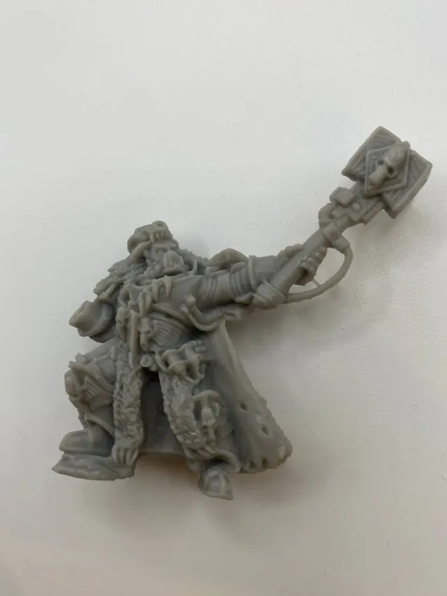 Epic Forge Prêtre Space Wolf figurine résine